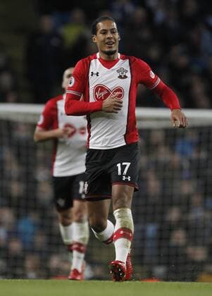 29th November 2017, Etihad Stadium, Manchester, England; EPL Premier League football, Manchester City versus Southampton; Virgil van Dijk of Southampton brings his defense out  ActionPlus11957672