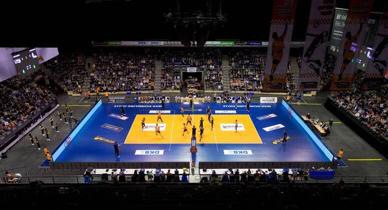 Volleyball 1 Bundesliga VBL 29 11 2017 Berlin Max Schmeling Halle BERLIN RECYCLING VOLLEYS geg HYPO TYROL ALPS VOLLEYS HACHING 3 1 Overview Photo camera4 Eberhard Thonfeld
