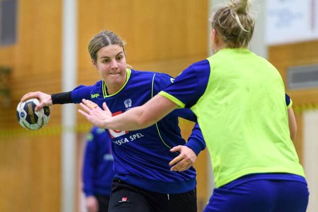 171130 Carin Strömberg during a training with the Swedish national team before handball World Cup November 30, 2017 in Stuttgart  Copyright: CARLxSANDIN BB171130CS021
