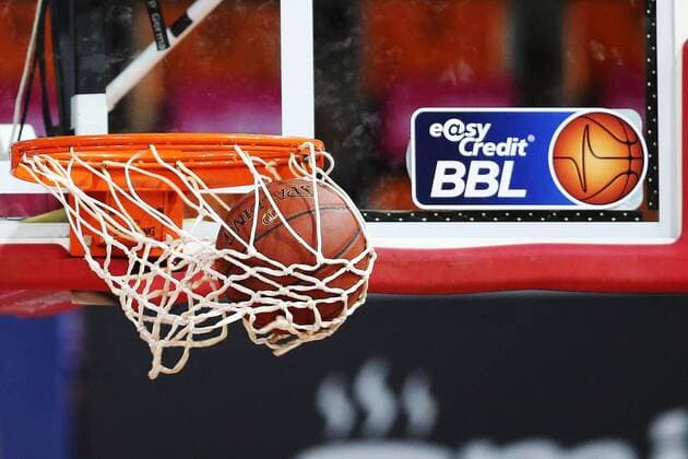Basketball flies to the basket 11 Matchday in the Beko BBL season 2017 18 between FC Bayern Munich basketball and the Telekom Baskets Bonn Munich Copyright: xMarcelxEngelbrechtx Eibner-Pressefotox EP_met