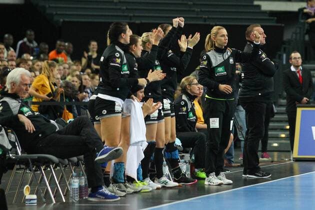Germany vs Cameroon Cameroon 01 12 2017 23rd IHF Women s Handball World Championship Germany 2017 Cameroon Arena Leipzig Womens Handball World Cup Womens Eroeffnungsspiel Preliminary Round Group D Germany vs Cameroon Pictured Bank Germany Katja Kramarczyk 12 GER xjkx