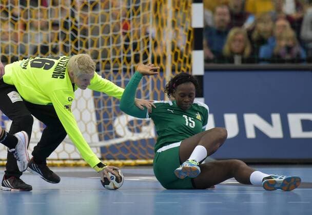 Goalkeeper Clara Woltering and Anne Michelle Essam CMR 15 at the match Germany GER vs Cameroon CMR Handball Women World Cup Leipzig 01 12 2017 Leipzig Copyright: xModlax Eibner-Pressefotox EP_cma