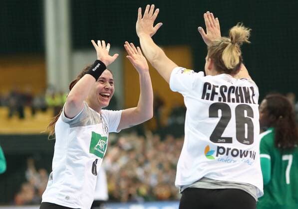 Germany Cameroon Handball Women WC Leipzig 01 12 2017 Arena Leipzig World Cup 2017 Handball Women Preliminary Group D Germany GER vs Cameroon CMR Image v l Jenny Karolius 6 Germany and Angie Geschke 26 Germany cheer for goal