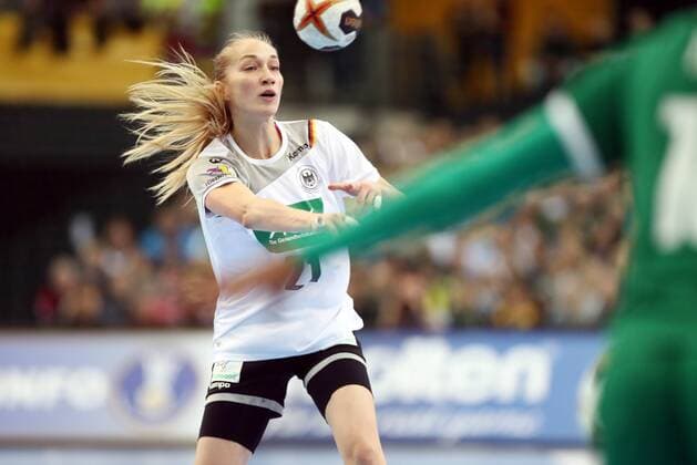 Germany Cameroon Handball Women WC Leipzig 01 12 2017 Arena Leipzig World Cup 2017 Handball Women Preliminary Group D Germany GER vs Cameroon CMR Pictured Nadja Mansson 21 Germany