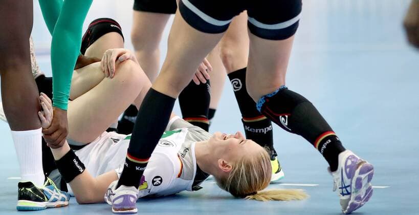 Germany Cameroon Handball Women WC Leipzig 01 12 2017 Arena Leipzig World Cup 2017 Handball Women Preliminary Group D Germany GER vs Cameroon CMR Pictured Kim Naidzinavicius 15 Germany injured on the ground