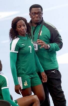 Germany Cameroon Handball Women WC Leipzig 01 12 2017 Arena Leipzig World Cup 2017 Handball Women Preliminary Group D Germany GER vs Cameroon CMR Picture v l Vanessa DJIEPMOU MEDIBE Cameroon leaves the field after red card