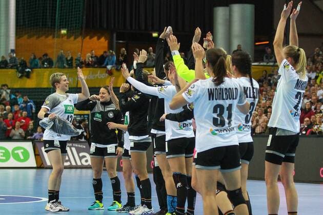Germany vs Cameroon Cameroon 01 12 2017 23rd IHF Women s Handball World Championship Germany 2017 Starting Round Group D Germany vs Cameroon Arena Leipzig Womens Handball World Cup Womens Preliminary Round Group D Germany vs Cameroon Pictured Best Players Best Player Friederike Gubernatis 42 GER left xjkx