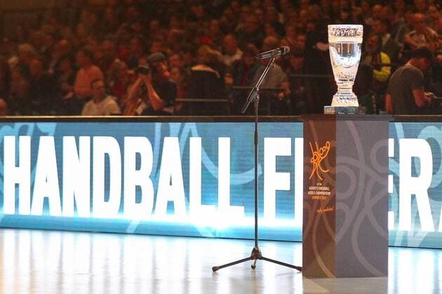 Handball WC Opening Ceremony Opening Ceremony 01 12 2017 23rd IHF Women s Handball World Championship Germany 2017 Arena Leipzig Opening Ceremony Handball World Cup Women Opening Ceremony Pictured Trophy Trophy Cup Symbol Handball xjkx
