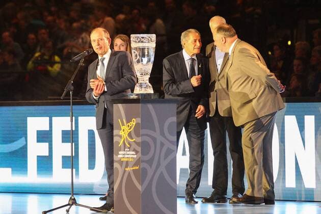 Handball World Cup Opening Ceremony Opening Ceremony 01 12 2017 23rd IHF Women s Handball World Championship Germany 2017 Arena Leipzig Opening Ceremony Handball World Cup Women Opening Ceremony Pictured Markus Ulbig Interior Minister of Saxony Saechsian Minister of the Interior Trophy Cup Trophy Cup xjkx