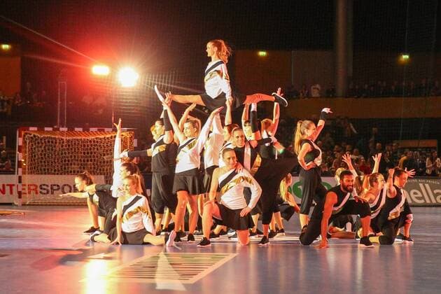 Handball WM Opening Ceremony Opening Ceremony 01 12 2017 23rd IHF Women s Handball World Championship Germany 2017 Arena Leipzig Opening Ceremony Handball World Cup Women Opening Ceremony On the picture Taenzer Dancer xjkx