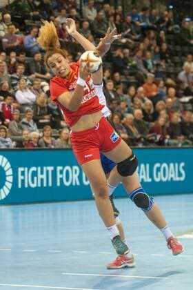 GER IHF World Cup 2017 Russia RUS vs Tunisia TUNE 02 12 2017 EWE Arena Oldenburg Germany 23 IHF World Championship 2017 Women first round Group C Russia vs Tunisia in picture Polina VEDEKHINA RUS 27 Mouna JLEZI DO 14 Nordphotox xRojahn nph00300