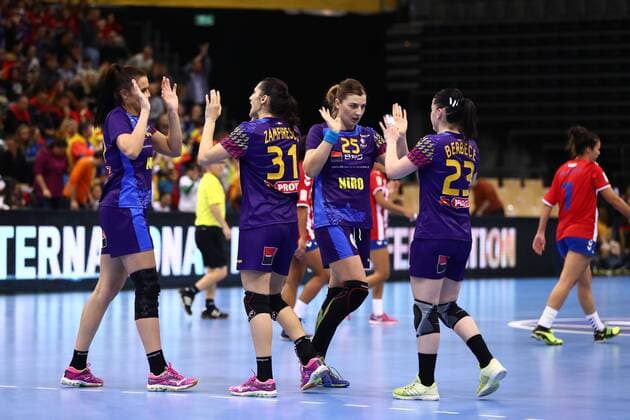 the team from Rumania celebrates the victory Romania vs Paraguay IHF Women Handball World Cup 02 12 2017 Photographer Neis Eibner Trier Copyright: xNeisx Eibner-Pressefotox EP_ans
