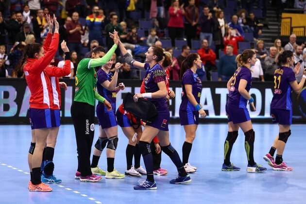 the team from Rumania celebrates the victory Romania vs Paraguay IHF Women Handball World Cup 02 12 2017 Photographer Neis Eibner Trier Copyright: xNeisx Eibner-Pressefotox EP_ans
