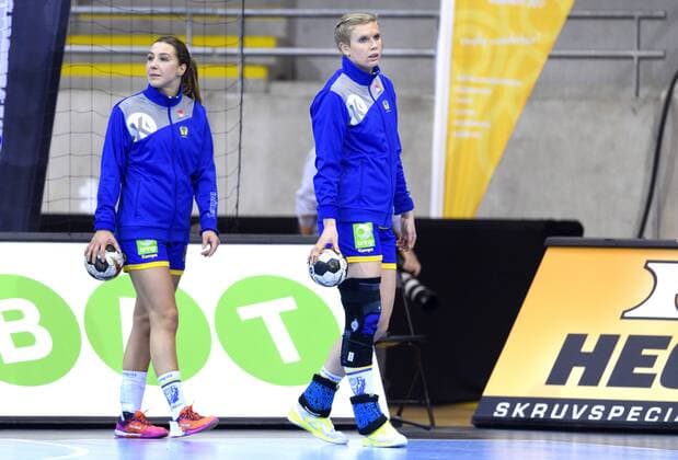 171202 Swedens Anna Lagerquist and Jenny Alm in the match between Sweden and Poland during the World Cups World Cup on December 2, 2017 in Bietigheim Bissingen  Copyright: CARLxSANDIN BB171202CS008