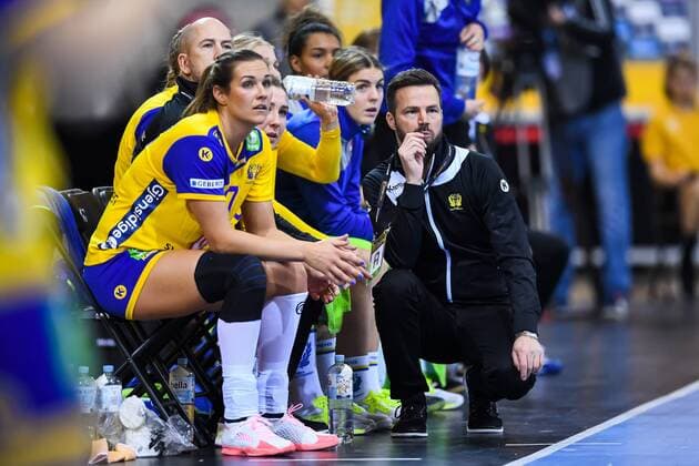 171202 Swedens Sabina Jacobsen and the federation Henrik Signell in the match between Sweden and Poland during the World Cup World Cup on December 2, 2017 in Bietigheim Bissingen  Copyright: CARLxSANDIN BB171202CS016