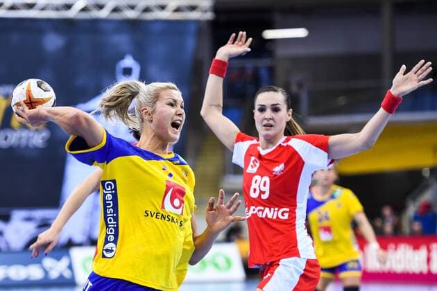 171202 Swedens Ulrika Toft Hansen in the match between Sweden and Poland during the World Cups World Cup on December 2, 2017 in Bietigheim Bissingen  Copyright: CARLxSANDIN BB171202CS017