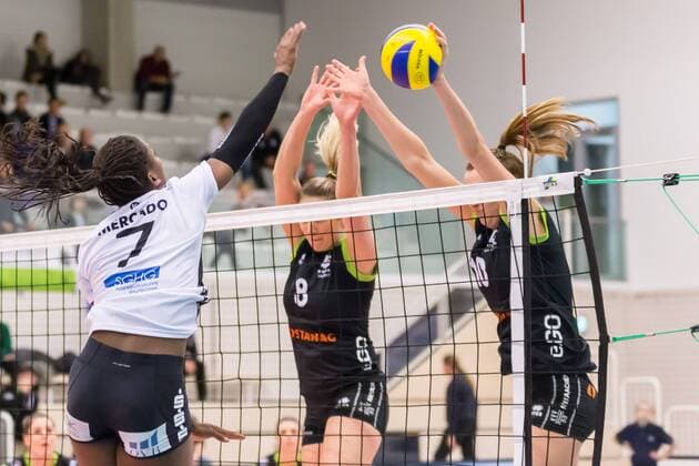 Erika Mercado Chavez Black White Erfurt 7 tries to overcome the block of Jeanine Stoeten Ladies in Black Aachen 8 and Nicole Oude Luttikhuis Ladies in Black Aachen 10 Volleyball 1 Bundesliga Women Black White Erfurt Ladies in Black Aachen xprx