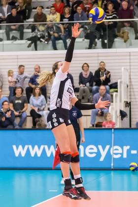 Meg Casault Black White Erfurt 16 indicating Volleyball 1 Bundesliga Women Black White Erfurt Ladies in Black Aachen xprx