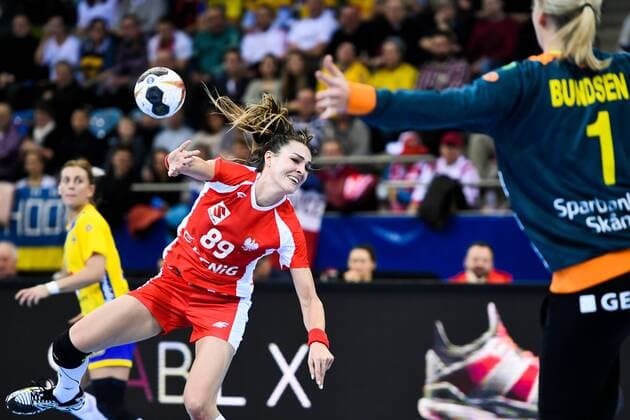 171202 Polands Kinga Achruk in the match between Sweden and Poland during the World Cups World Cup on December 2, 2017 in Bietigheim Bissingen  Copyright: CARLxSANDIN BB171202CS028