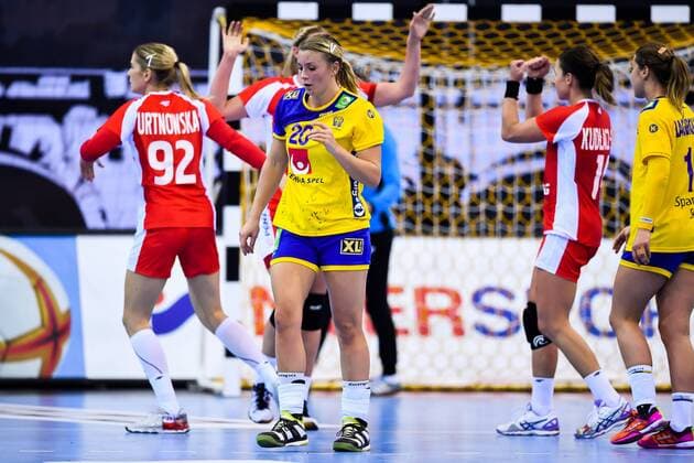 171202 Sveriges Isabelle Gullden picks in the match between Sweden and Poland during the World Cups World Cup on December 2, 2017 in Bietigheim Bissingen  Copyright: CARLxSANDIN BB171202CS033