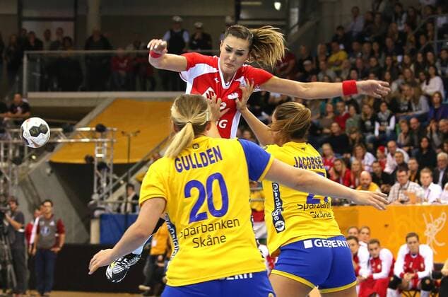 02 12 2017 Germany Bietigheim Handball Womens World Cup International Match Sweden vs Poland v Isabelle Gullden SWE Kinga Achruk POL Sabina Jacobsen SWE