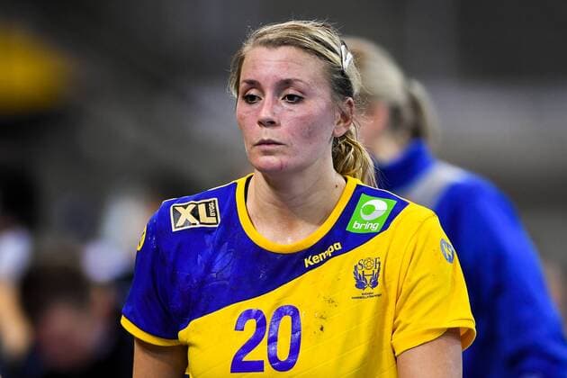 171202 Swedens Isabelle Gullden deplores after the match between Sweden and Poland during the World Cups World Cup on December 2, 2017 in Bietigheim Bissingen  Copyright: CARLxSANDIN BB171202CS035