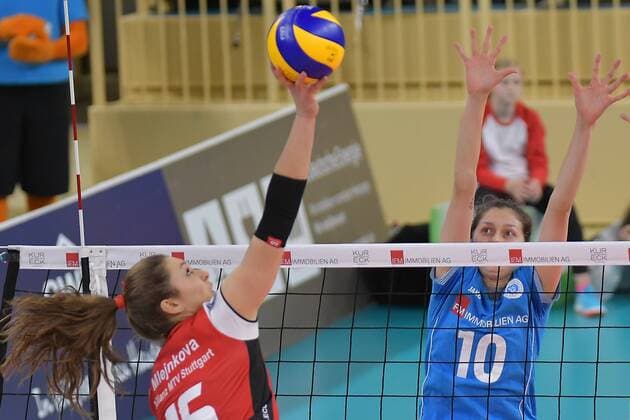 02 12 2017 xtkx Volleyball Women VC Wiesbaden Allianz MTV Stuttgart emspor v Michaela Mlejnkova Stuttgart Irina Kemmsies VCW Wiesbaden