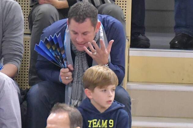 02 12 2017 xtkx Volleyball Women VC Wiesbaden Allianz MTV Stuttgart emspor v l Wiesbaden mayor Sven Gerich is getting sick of Wiesbaden