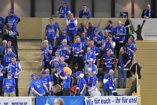 02 12 2017 xtkx Volleyball Women VC Wiesbaden Allianz MTV Stuttgart emspor v l Stuttgart fans of the MTV Alliance Wiesbaden