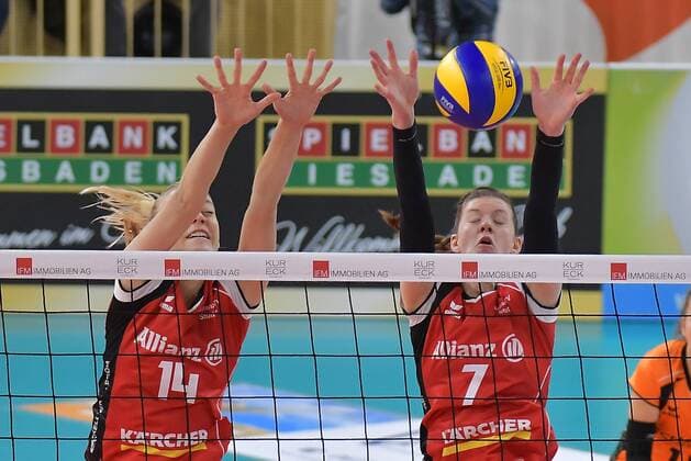 02 12 2017 xtkx Volleyball Women VC Wiesbaden Allianz MTV Stuttgart emspor v l Jenna Potts Stuttgart Renate Sandor Stuttgart Wiesbaden
