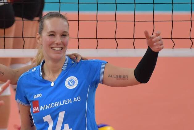 02 12 2017 xtkx Volleyball Women VC Wiesbaden Allianz MTV Stuttgart emspor v L Lia Tabea Mertens VCW Wiesbaden