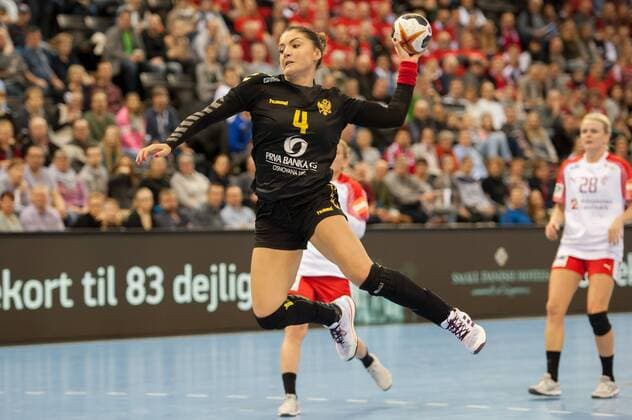 Jovanka Radicevic Montenegro 4 at throw throws the ball Handball Women World Cup Denmark Montenegro xobx