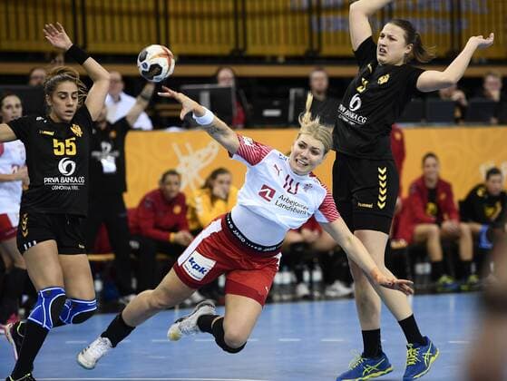 Handball, WM Damen, Dänemark - Montenegro Kathrine Heindahl i et gennembrud, lÃ¸rdag aften i VM gruppekampen mod Montenegro i Oldenburg i Tyskland. Polfoto_73112559  Copyright: POULSENxLARS