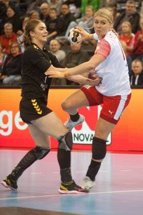 GER IHF World Cup 2017 Denmark DEN vs Montenegro MNE 02 12 2017 EWE Arena Oldenburg Germany 23 IHF World Championship 2017 Womens first round Group C Denmark vs Montenegro in picture Kathrine HEINDAHL Denmark 10 Ema RAMUSOVIC Montenegro 66 Nordphotox xRojahn nph00300