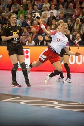 GER IHF World Cup 2017 Denmark DEN vs Montenegro MNE 02 12 2017 EWE Arena Oldenburg Germany 23 IHF World Championship 2017 Womens first round Group C Denmark vs Montenegro in picture Kathrine HEINDAHL Denmark 10 Ema RAMUSOVIC Montenegro 66 Nordphotox xRojahn nph00300