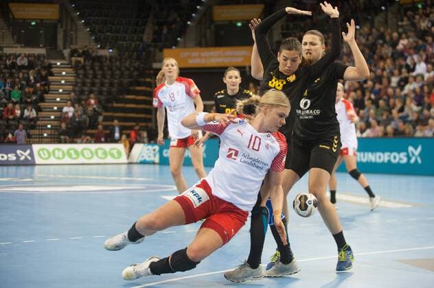 GER IHF World Cup 2017 Denmark DEN vs Montenegro MNE 02 12 2017 EWE Arena Oldenburg Germany 23 IHF World Championship 2017 Womens first round Group C Denmark vs Montenegro in picture Kathrine HEINDAHL Denmark 10 Itana GRBIC Montenegro 96 Nordphotox xRojahn nph00300