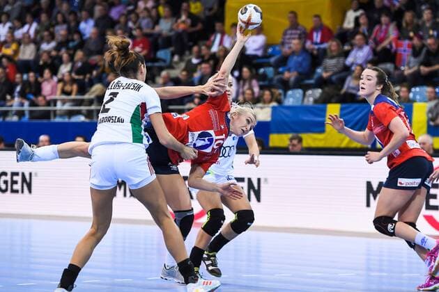 171202 Norways Stine Bredal Oftedal in the match between Norway and Hungary during the World Cups World Cup on December 2, 2017 in Bietigheim Bissingen  Copyright: CARLxSANDIN BB171202CS094