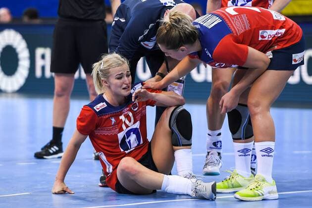 171202 Norways Stine Bredal Oftedal in the match between Norway and Hungary during the World Cups World Cup on December 2, 2017 in Bietigheim Bissingen  Copyright: CARLxSANDIN BB171202CS096