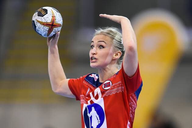 171202 Norways Stine Bredal Oftedal in the match between Norway and Hungary during the World Cups World Cup on December 2, 2017 in Bietigheim Bissingen  Copyright: CARLxSANDIN BB171202CS099