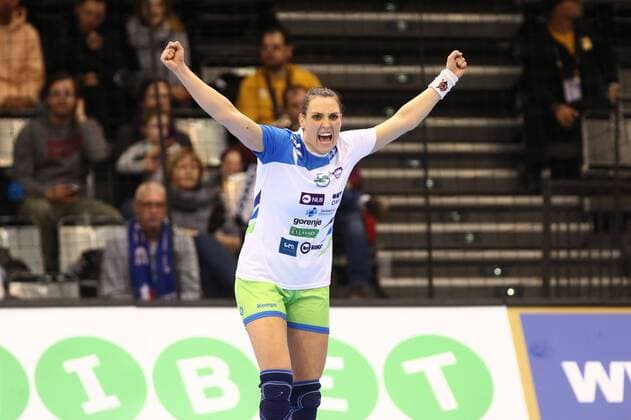 Cheering Teja Ferfolja Slovenia Slovenia France Handball Women World Cup 02 12 2017 Trier Copyright: xWeissx Eibner-Pressefotox EP_rws