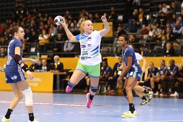 Goal of Alja Vrcek Slovenia Slovenia vs France Handball Women World Cup 02 12 2017 Trier Copyright: xWeissx Eibner-Pressefotox EP_rws