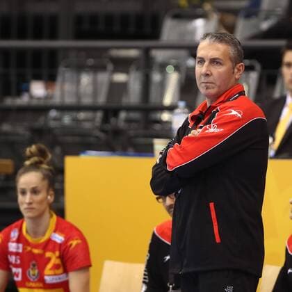 Coach Carlos Viver Arza Spain Spain vs Angola Handball Women World Cup 02 12 2017 Trier Copyright: xWeissx Eibner-Pressefotox EP_rws