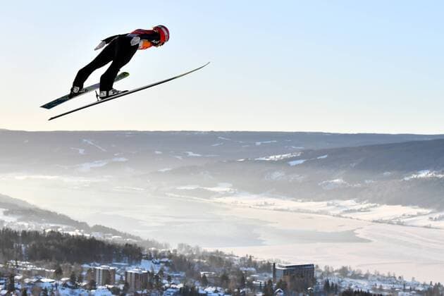 Themen der Woche - SPORT Bilder des Tages - SPORT Ski jumping Skispringen Ski nordisch - FIS WC Lillehammer LILLEHAMMER,NORWAY,03.DEC.17 - NORDIC SKIING, SKI JUMPING - FIS World Cup, large hill, ladies. Image shows Katharina Althaus (GER). GEPAxpictures xFlorianxErtl