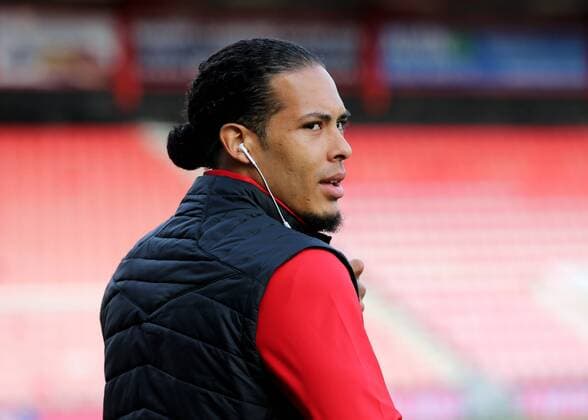 3rd December 2017, Vitality Stadium, Bournemouth, England; EPL Premier League football, Bournemouth versus Southampton; Virgil van Dijk of Southampton makes his way out to inspect the pitch before kick off  ActionPlus11958854