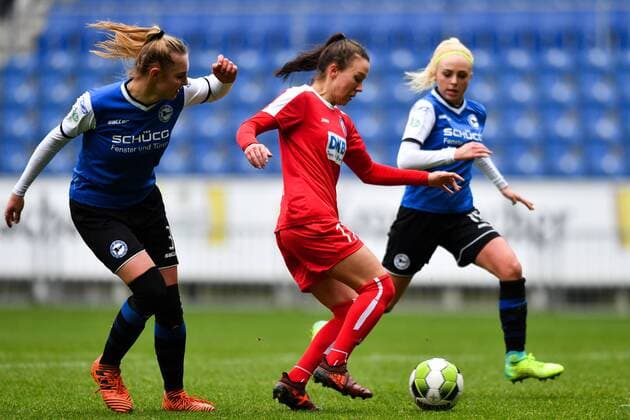 Oliwia Wos DSC Arminia Bielefeld 3 tries to stop Viktoria Schwalm Potsdam 17 Football DFB Women Cup DSC Arminia Bielefeld 1 FFC Turbine Potsdam xmkx