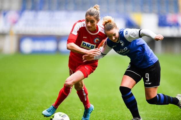 Bianca Schmidt Potsdam 20 with Nina Lange DSC Arminia Bielefeld 9 Football DFB Womens Cup DSC Arminia Bielefeld 1 FFC Turbine Potsdam xmkx