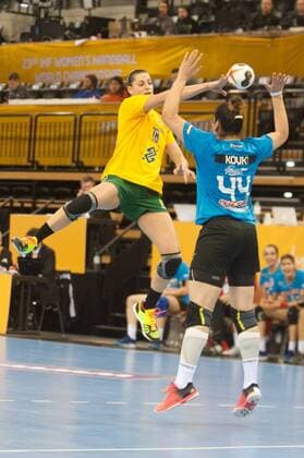 GER IHF World Cup 2017 Tunisia TUN vs Brazil BRA 03 12 2017 EWE Arena Oldenburg Germany 23 IHF World Championship 2017 Women first round Group C Tunisia vs Brazil in picture Manel KOUKI Tunisia 44 Eduarda TALESKA Brazil 18 Nordphotox xRojahn nph00300