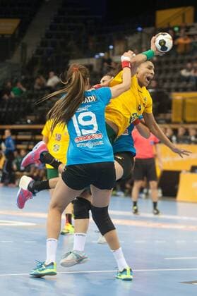 GER IHF World Cup 2017 Tunisia TUN vs Brazil BRA 03 12 2017 EWE Arena Oldenburg Germany 23 IHF World Championship 2017 Womens first round Group C Tunisia vs Brazil in the picture Tunisia Brazil Nordphotox xRojahn nph00300