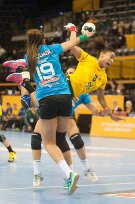 GER IHF World Cup 2017 Tunisia TUN vs Brazil BRA 03 12 2017 EWE Arena Oldenburg Germany 23 IHF World Championship 2017 Womens first round Group C Tunisia vs Brazil in the picture Tunisia Brazil Nordphotox xRojahn nph00300