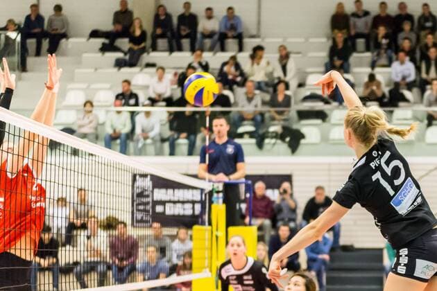 Madleen Piest Black White Erfurt 15 at the attack Volleyball 1 Bundesliga Women Black White Erfurt VC Olympia Berlin xprx